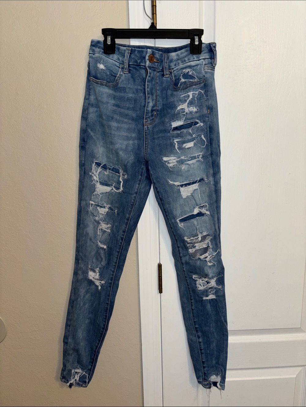 American Eagle Outfitters Distressed Light Blue Skinny Jeans